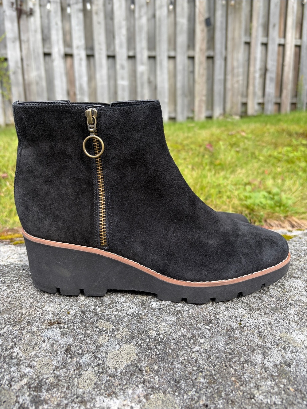 Vionic Hazal Water Repellent Bootie black suede ankle boots women’s size 10